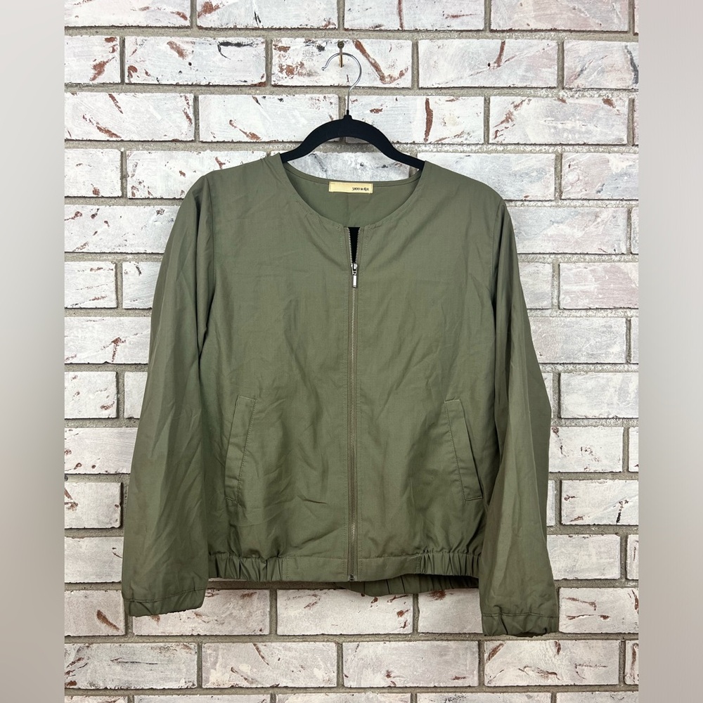Green Bomber Zip-up